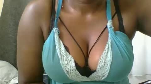 Mia online show from 09/14/25, 05:39