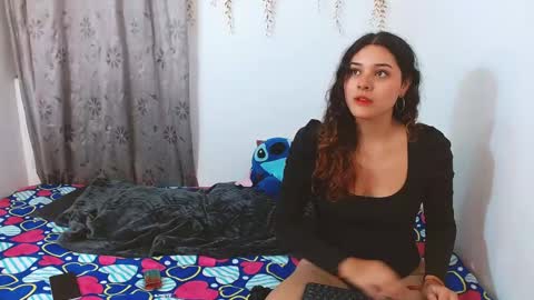 Snapshot of ambarandvalery chatting on 12/02/25, 02:39 AmbarAndValery online show from 12/02/25, 02:39