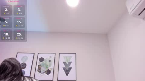 ambarevans_ online show from 09/24/25, 11:24