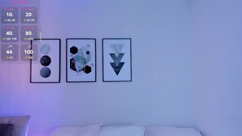 ambarevans_ online show from 11/04/25, 11:31