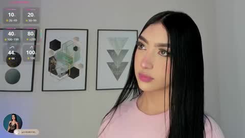 ambarevans_ online show from 11/05/25, 11:54