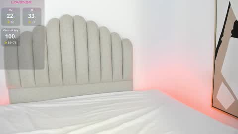 ambarevans_ online show from 11/27/25, 11:45