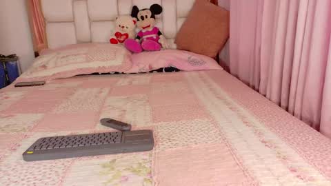 Snapshot of ambarrossi_ chatting on 06/02/26, 11:34 online show from 06/02/26, 11:34