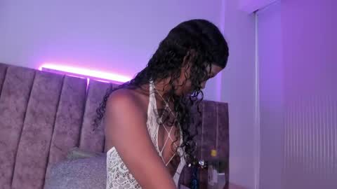 Snapshot of ambeer_fox_ chatting on 05/19/26, 02:23 Amber online show from 05/19/26, 02:23