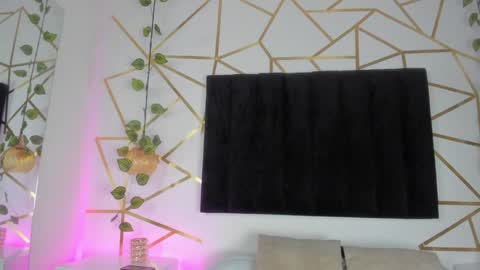 Snapshot of ambeer_rousess chatting on 01/30/25, 07:37 Amber online show from 01/30/25, 07:37