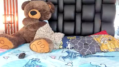 Snapshot of amber_18x chatting on 01/21/25, 12:07 Cody amber online show from 01/21/25, 12:07