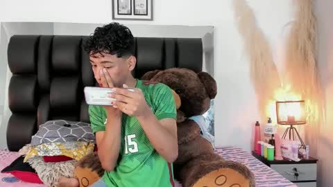 Snapshot of amber_18x chatting on 02/01/25, 12:26 Cody amber online show from 02/01/25, 12:26