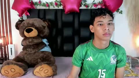 Snapshot of amber_18x chatting on 02/12/25, 12:12 Cody amber online show from 02/12/25, 12:12