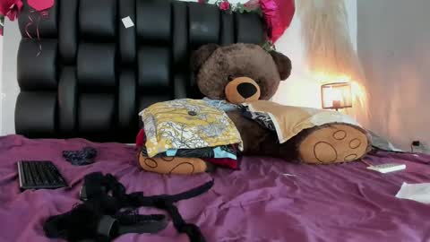 Snapshot of amber_18x chatting on 02/17/25, 06:26 Cody amber online show from 02/17/25, 06:26