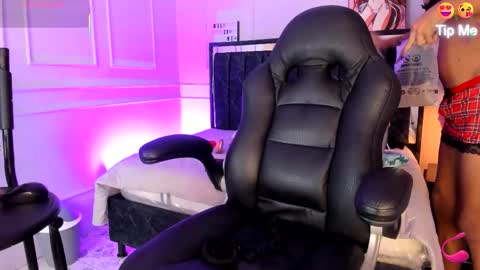 Snapshot of amber_18x chatting on 09/27/25, 07:13 Cody amber online show from 09/27/25, 07:13