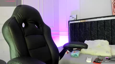 Snapshot of amber_18x chatting on 11/06/25, 11:55 Cody amber online show from 11/06/25, 11:55