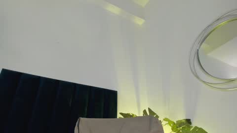 Amber Davis online show from 12/20/24, 09:28