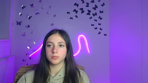 Snapshot of amber__r chatting on 04/18/26, 06:01 Amber online show from 04/18/26, 06:01