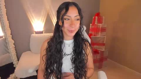 amber_curly online show from 01/15/25, 04:11