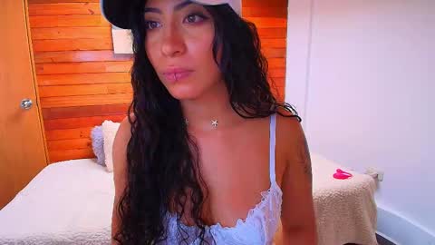 amber_curly online show from 09/24/25, 08:34