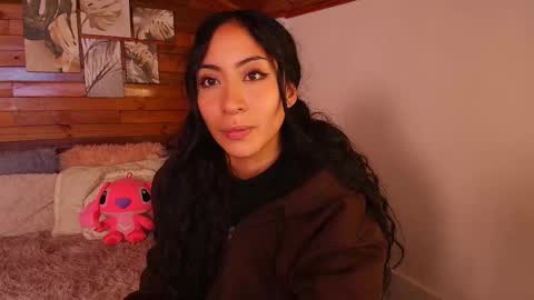 Snapshot of amber_curly chatting on 10/29/25, 08:54 amber_curly online show from 10/29/25, 08:54