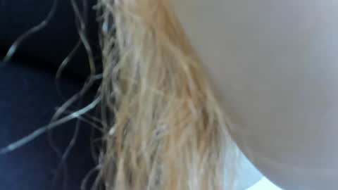 Snapshot of amber_kiss_ chatting on 04/18/26, 06:34 Emily online show from 04/18/26, 06:34
