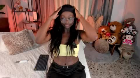 Snapshot of amber_maxwell chatting on 05/31/26, 09:16 Amber online show from 05/31/26, 09:16