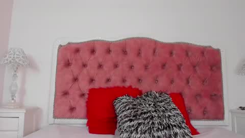 Snapshot of amber_roose75 chatting on 09/09/25, 12:26 julieta  online show from 09/09/25, 12:26