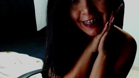 Snapshot of amber_rose23 chatting on 10/11/25, 12:21 Michell online show from 10/11/25, 12:21