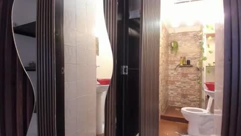 Snapshot of amber_rose23 chatting on 10/17/25, 12:19 Michell online show from 10/17/25, 12:19