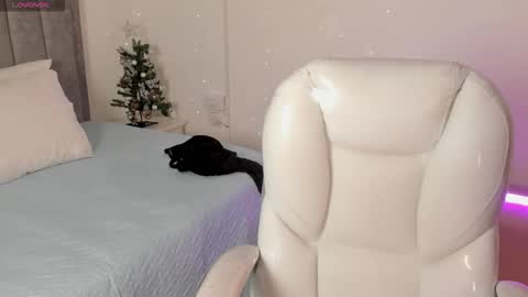 Snapshot of amber_rose23 chatting on 12/19/25, 01:29 Michell online show from 12/19/25, 01:29