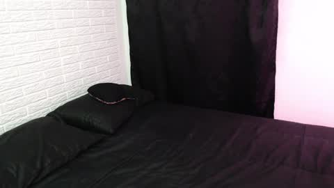 Snapshot of amber_rouss chatting on 12/29/24, 01:34 ROUSS online show from 12/29/24, 01:34