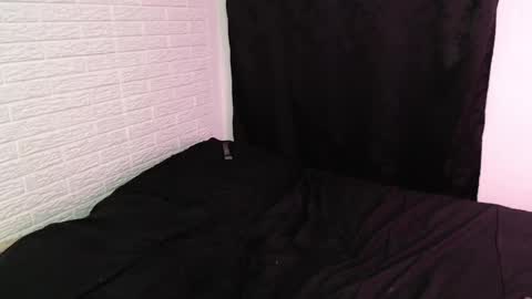 Snapshot of amber_rouss chatting on 01/22/25, 06:20 ROUSS online show from 01/22/25, 06:20