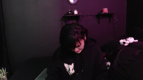 Snapshot of amber_rouss chatting on 10/16/25, 01:39 ROUSS online show from 10/16/25, 01:39