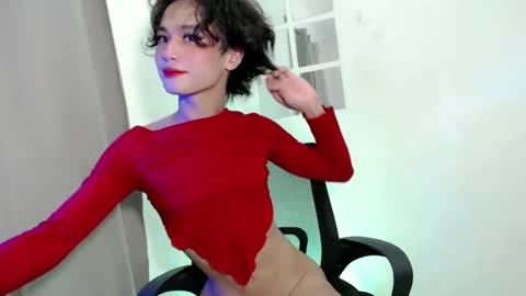 Snapshot of amber_sex19 chatting on 04/07/26, 11:43 amber_sex19 online show from 04/07/26, 11:43