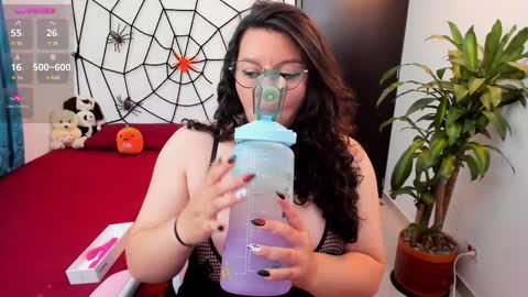 Snapshot of amber_sexy14 chatting on 10/25/25, 04:09 amber_sexy14 online show from 10/25/25, 04:09