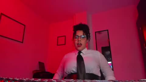 Snapshot of amber_smith20 chatting on 01/18/25, 12:24 find me here --- online show from 01/18/25, 12:24