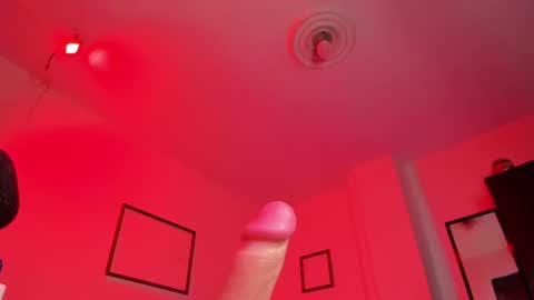 Snapshot of amber_smith20 chatting on 03/06/25, 10:47 find me here --- online show from 03/06/25, 10:47