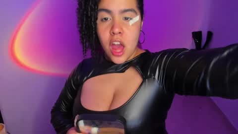 Snapshot of amber_smith20 chatting on 04/29/26, 12:48 find me here --- online show from 04/29/26, 12:48