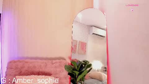Snapshot of amber_sophie chatting on 08/01/26, 07:35 Schedule 200pm to 900pm Col online show from 08/01/26, 07:35