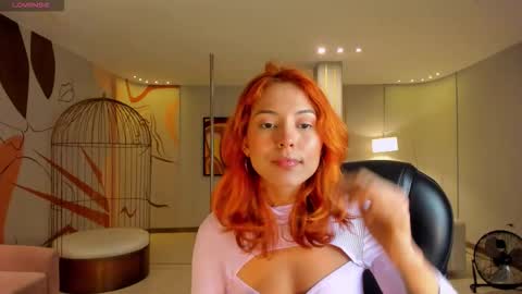 Snapshot of ambercolors_ chatting on 11/04/25, 07:24 Amber online show from 11/04/25, 07:24