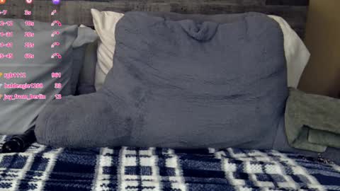 Snapshot of amberdawnn23 chatting on 02/15/25, 04:36 Amber Dawnn online show from 02/15/25, 04:36