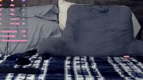 Snapshot of amberdawnn23 chatting on 02/21/25, 04:40 Amber Dawnn online show from 02/21/25, 04:40