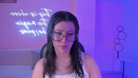 Snapshot of amberfarrell chatting on 06/20/26, 08:11 Amber online show from 06/20/26, 08:11