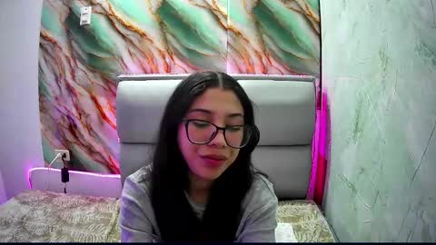 Amber Jeong online show from 01/29/25, 11:04