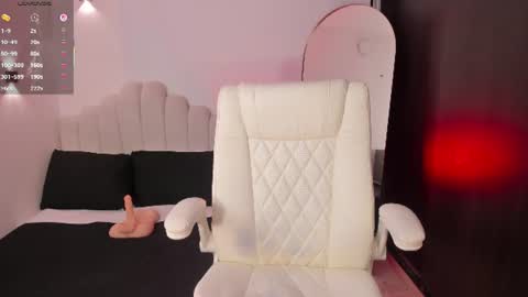 Snapshot of amberlewis_ chatting on 06/30/26, 10:55 Amber online show from 06/30/26, 10:55