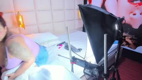 Amber .. online show from 04/06/26, 07:04