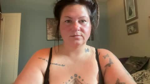 Snapshot of ambermoss7 chatting on 06/29/26, 03:34 ambermoss7 online show from 06/29/26, 03:34