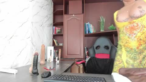 Snapshot of ambernix chatting on 03/03/25, 01:20 online show from 03/03/25, 01:20