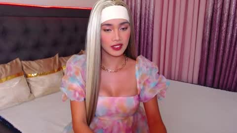 Snapshot of amberpleasure chatting on 12/16/24, 01:21 - DONT FORGET TO FOLLOW AND GIVE ME THUMBS UP online show from 12/16/24, 01:21