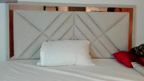 Snapshot of amberqueenx1 chatting on 02/04/26, 12:11 amberqueenx1 online show from 02/04/26, 12:11