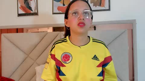 Snapshot of amberqueenx1 chatting on 02/07/26, 12:20 amberqueenx1 online show from 02/07/26, 12:20