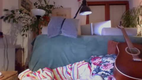 Snapshot of amberr11 chatting on 09/11/25, 10:43 Amberr11 online show from 09/11/25, 10:43