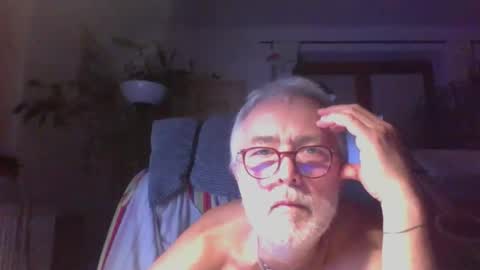 Snapshot of amberr11 chatting on 09/17/25, 10:44 Amberr11 online show from 09/17/25, 10:44