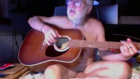 Snapshot of amberr11 chatting on 09/30/25, 10:37 Amberr11 online show from 09/30/25, 10:37